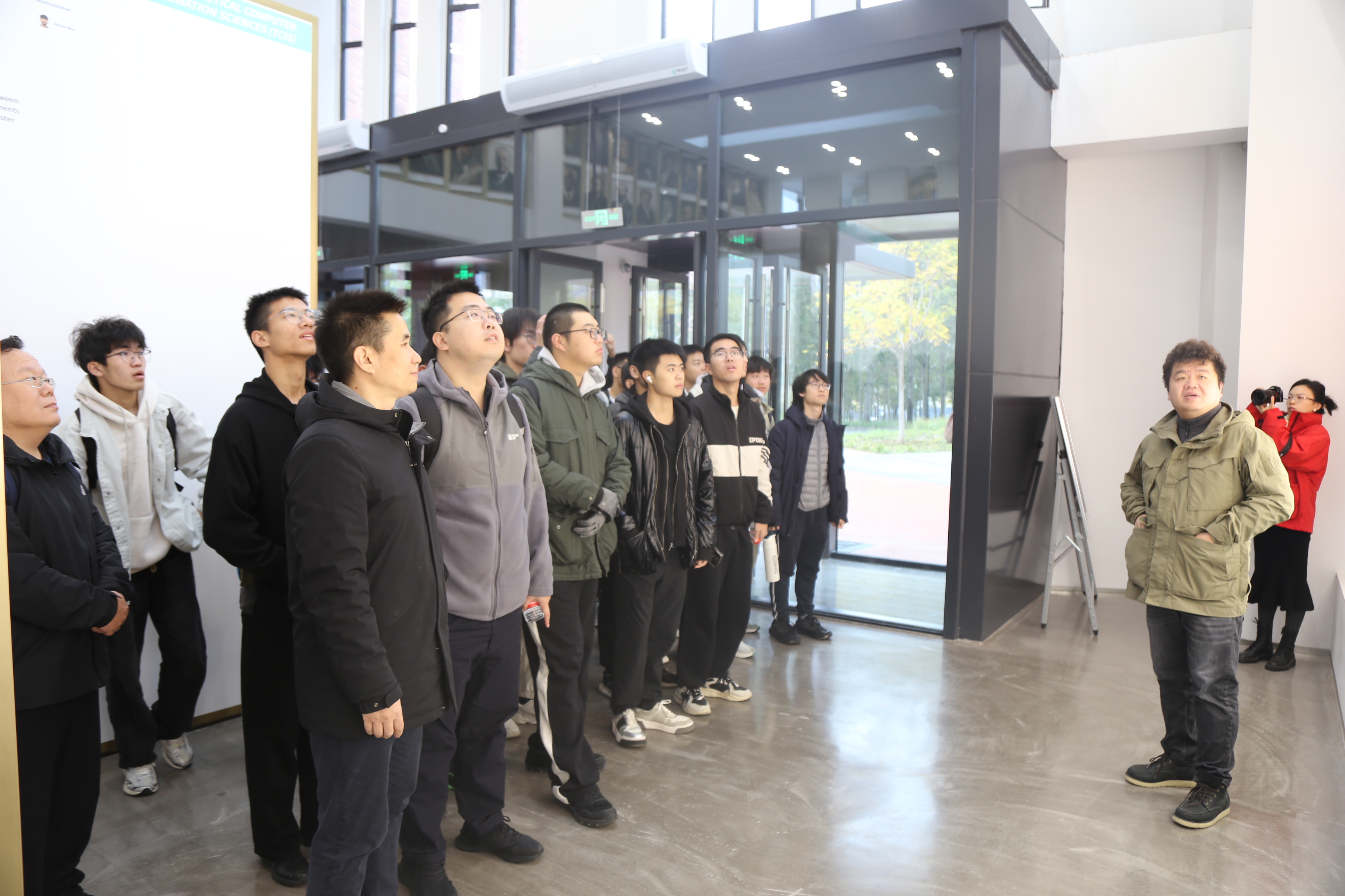 1761640541475584.jpg 1761640541475584.jpg